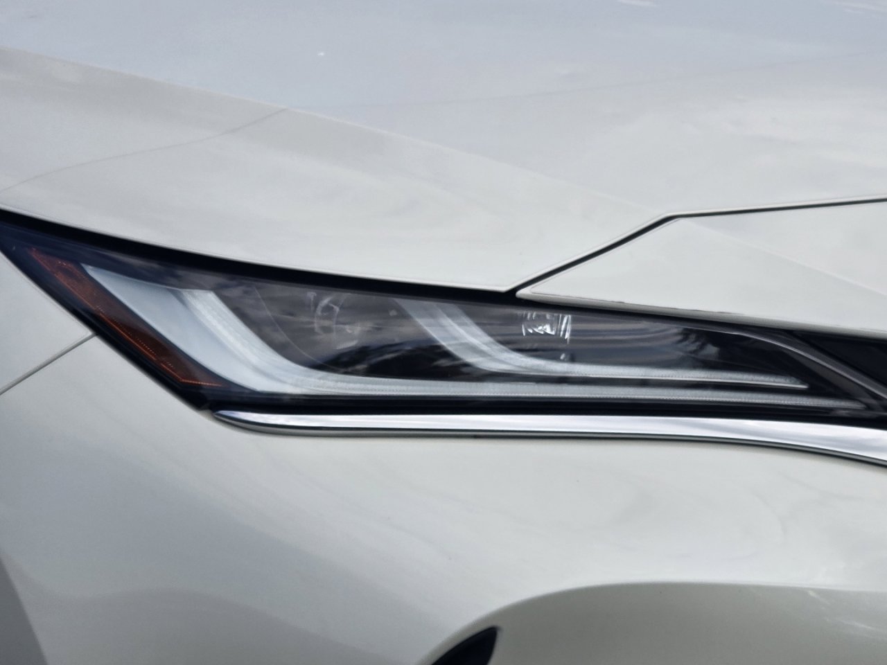 Used 2021 Toyota Venza Limited w/ Advanced Technology Package AWD/4WD image 18