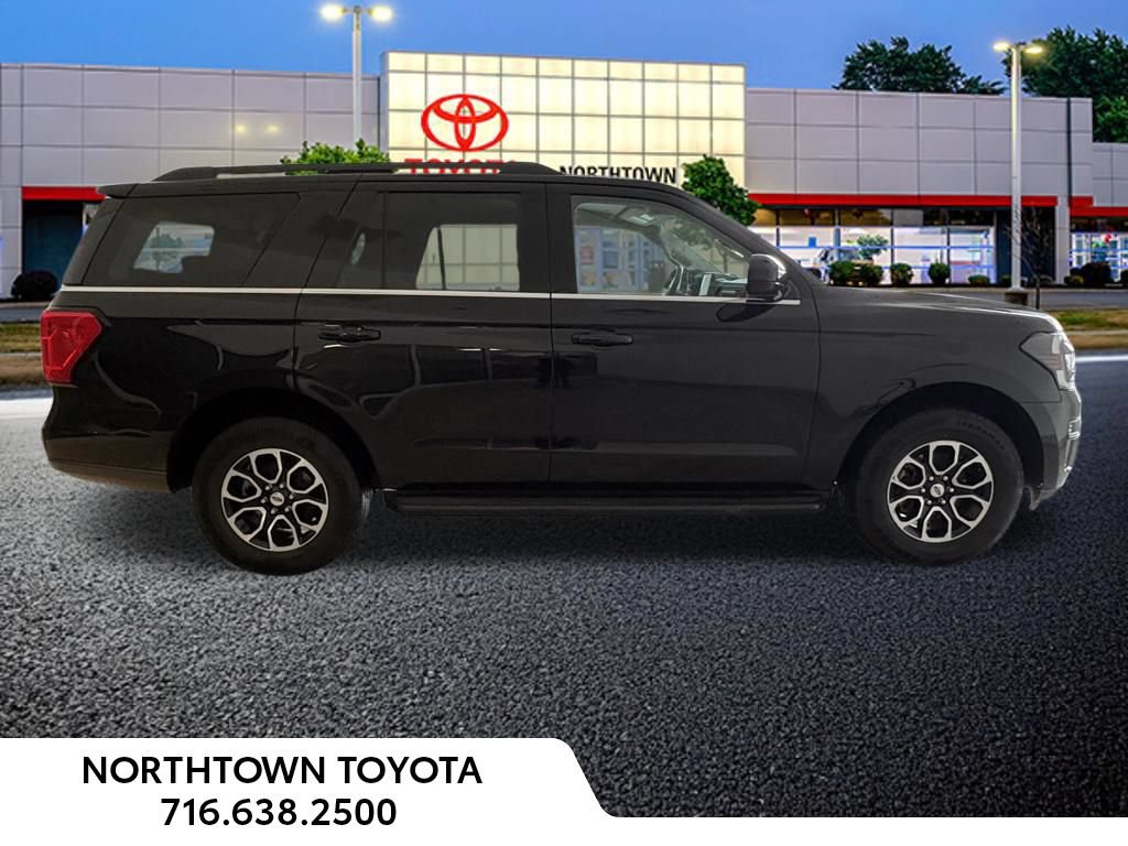 Used 2024 Ford Expedition XLT AWD/4WD image 12