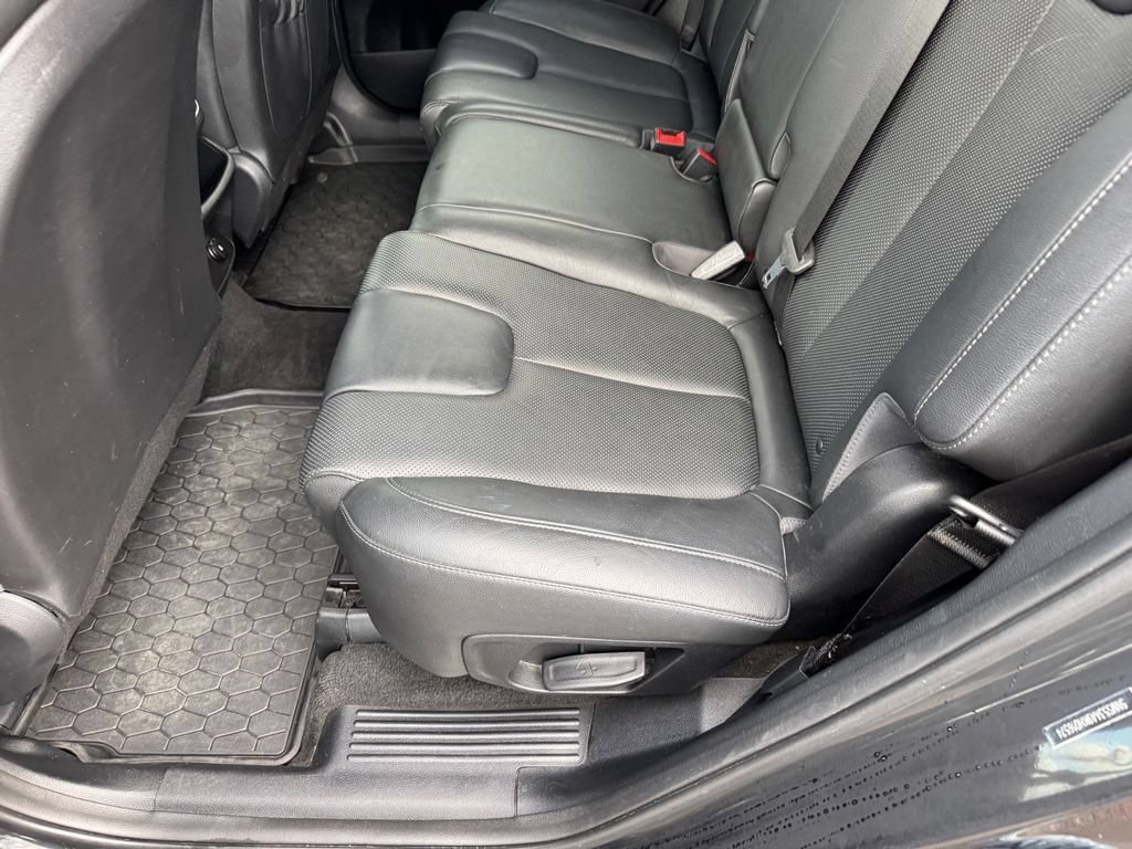 Used 2019 Hyundai Santa Fe Limited FWD image 9