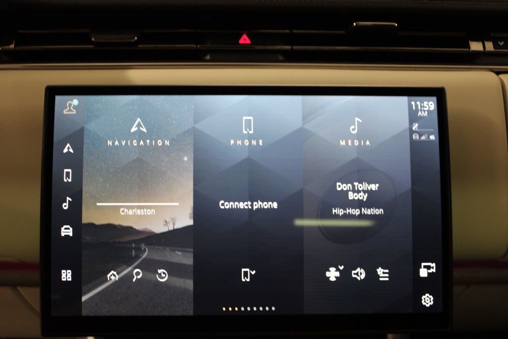 Certified 2023 Land Rover Range Rover SE image 25