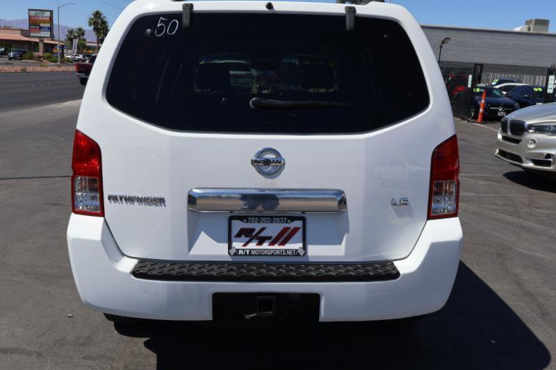 Used 2007 Nissan Pathfinder LE w/ LE Navigation Pkg AWD/4WD image 6