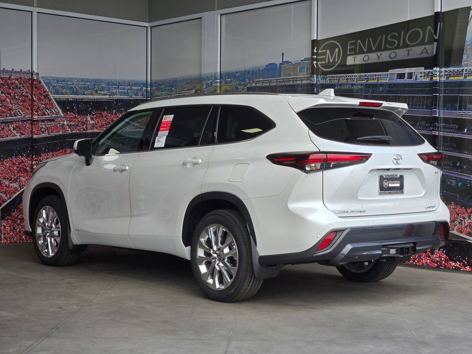 Certified 2026 Toyota Highlander Limited AWD/4WD image 6