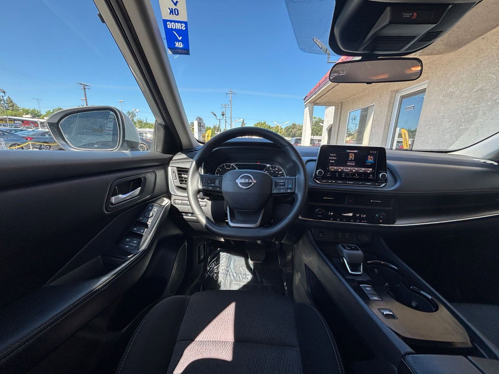 Used 2025 Nissan Rogue SV FWD image 36