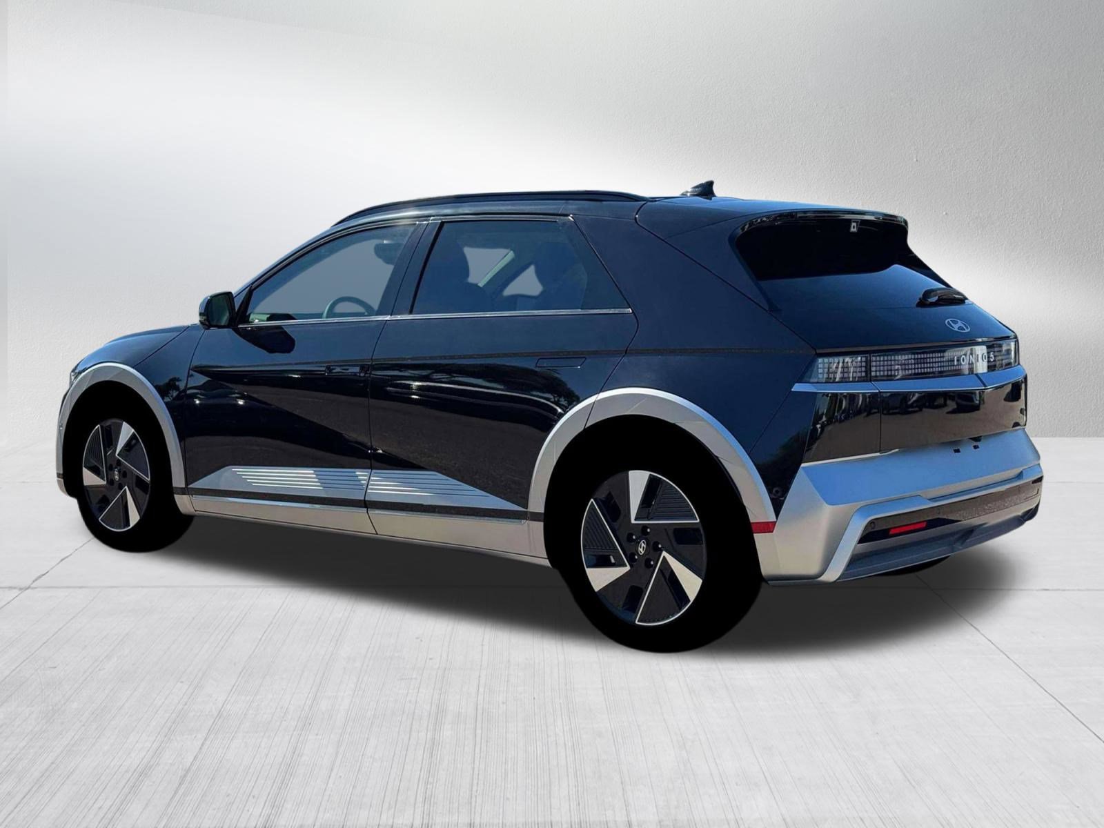 New 2026 Hyundai Ioniq 5 Limited image 4