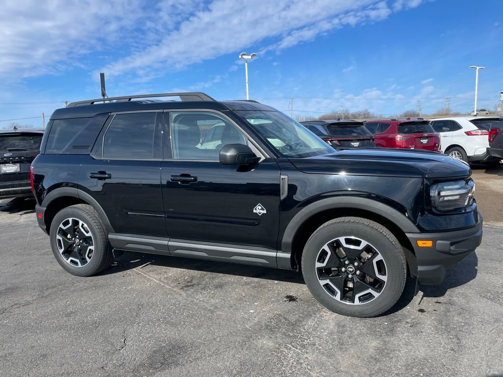 Used 2021 Ford Bronco Sport Outer Banks w/ Outer Banks Package (96D) AWD/4WD image 2