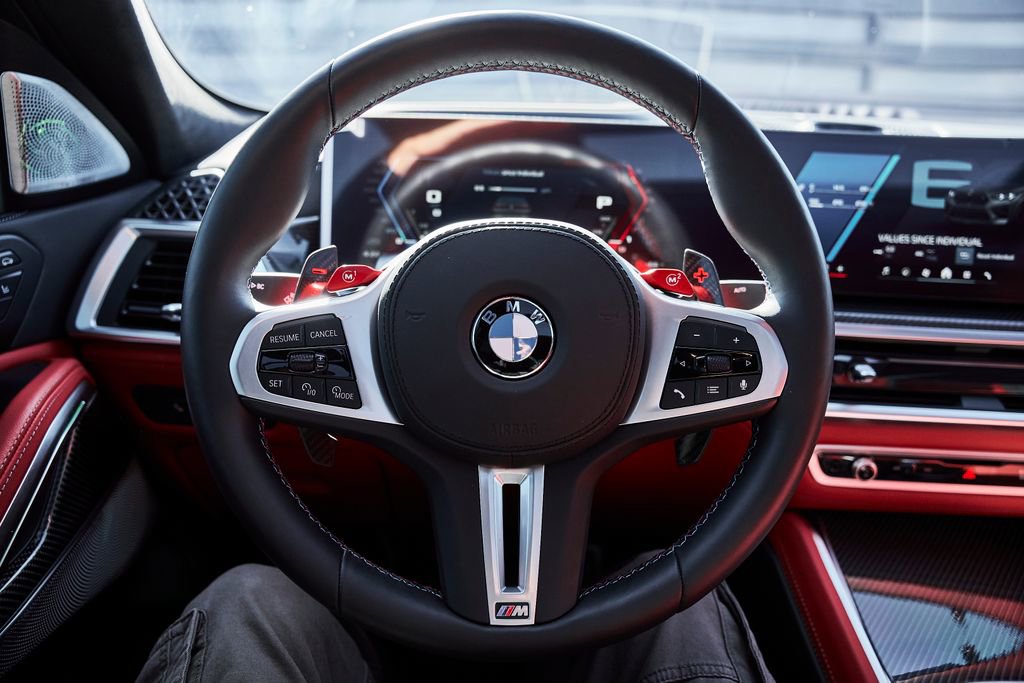 Used 2026 BMW X6 M Competition w/ Executive Package image 57