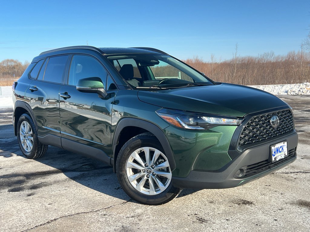 Used 2024 Toyota Corolla Cross LE image 5