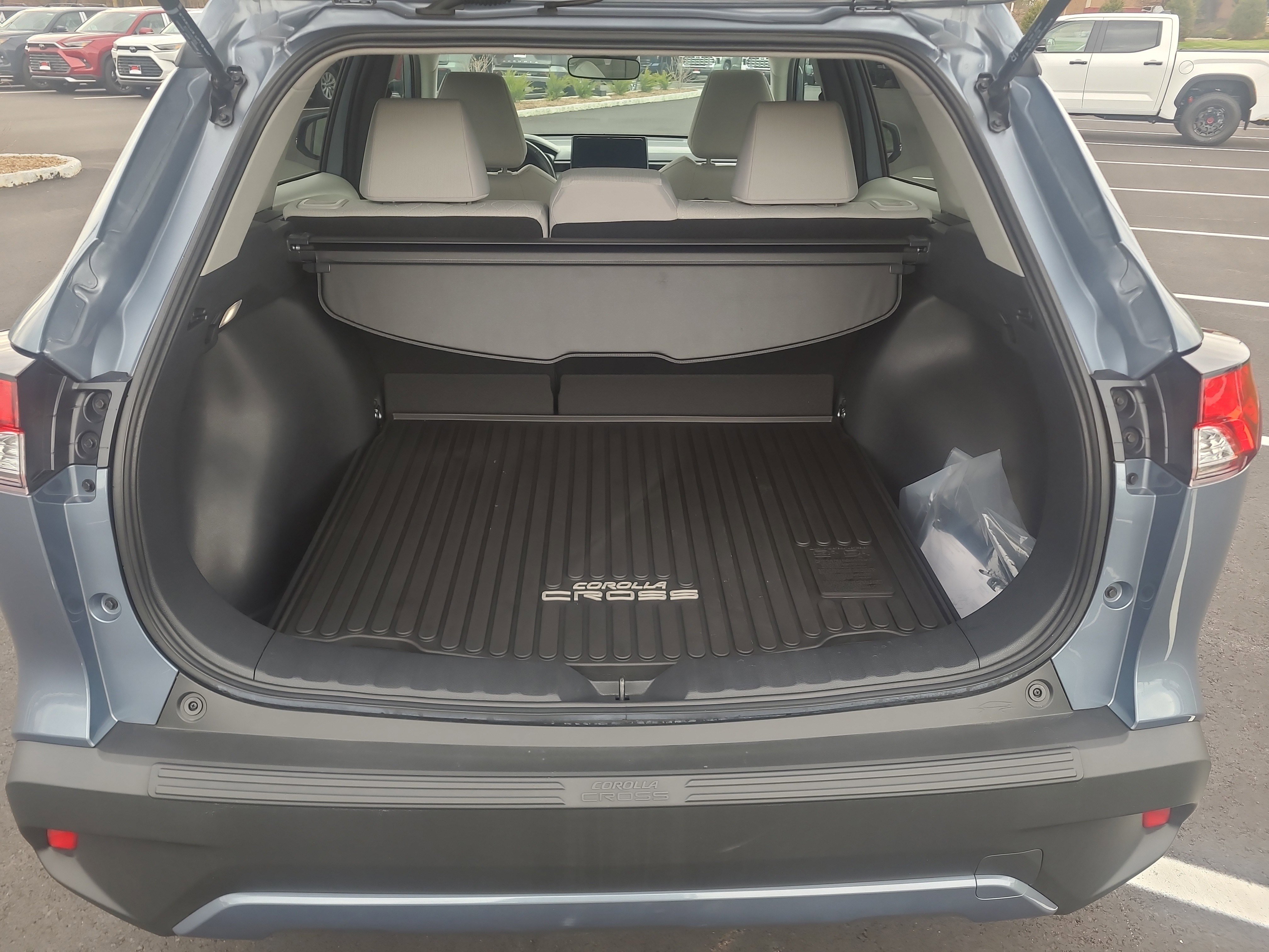 Certified 2024 Toyota Corolla Cross LE w/ Moonroof Package image 30