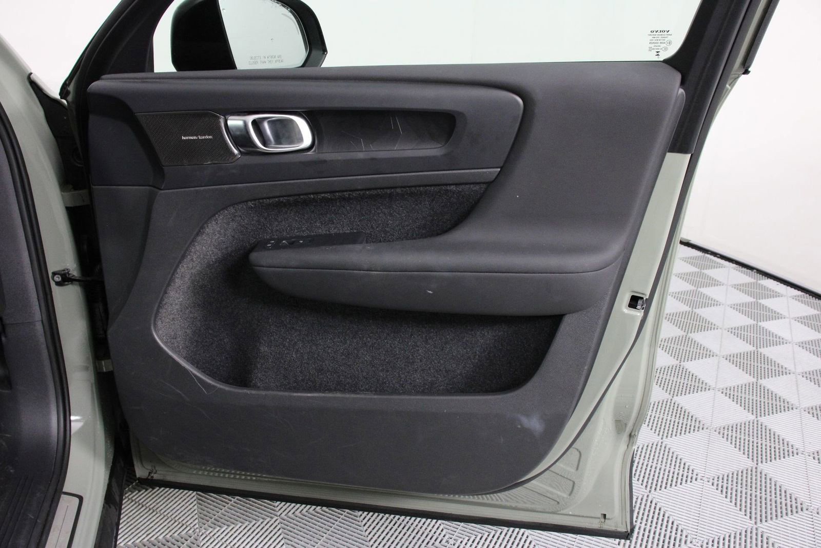 Used 2023 Volvo C40 P8 Recharge Ultimate AWD/4WD image 21