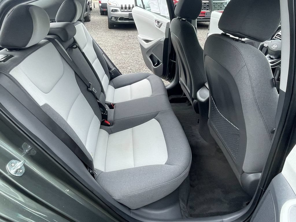 Used 2020 Hyundai Ioniq SE FWD image 26