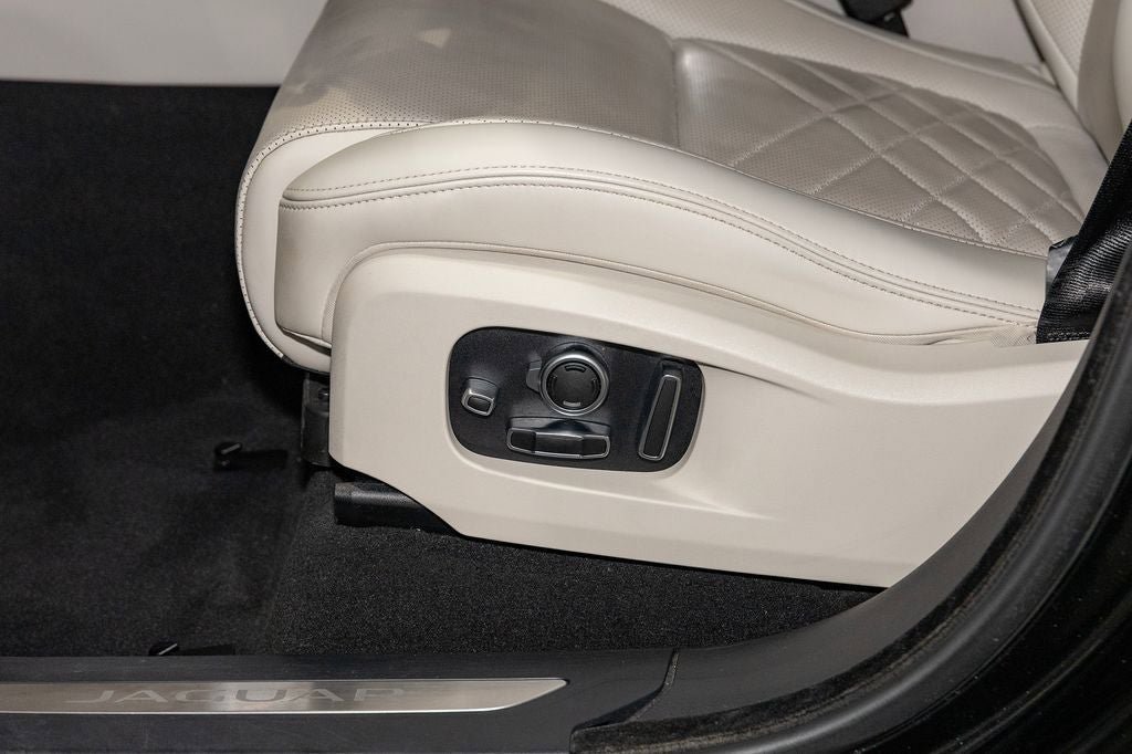 Used 2022 Jaguar F-PACE S AWD/4WD image 23