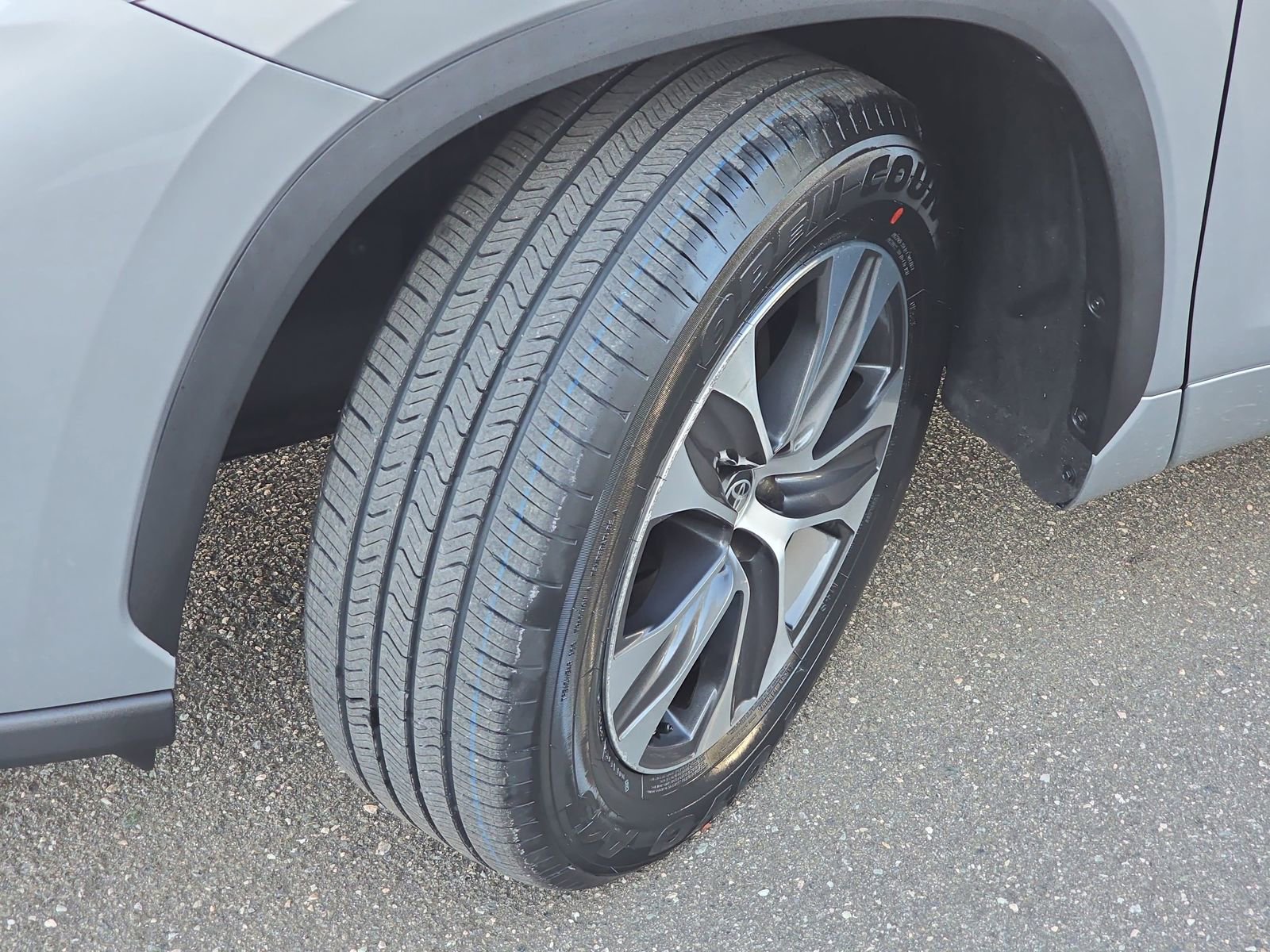 Used 2023 Toyota Highlander XLE image 42