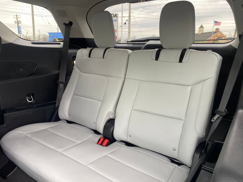 Used 2025 Ford Explorer Platinum w/ LUX Leather Package image 18