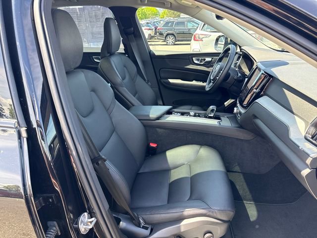 Used 2025 Volvo XC60 B5 Plus AWD/4WD image 9