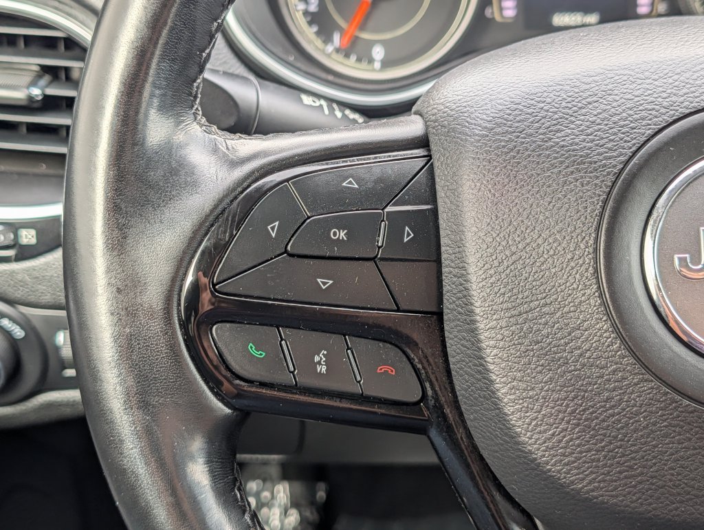 Used 2021 Jeep Cherokee Latitude Plus AWD/4WD image 24