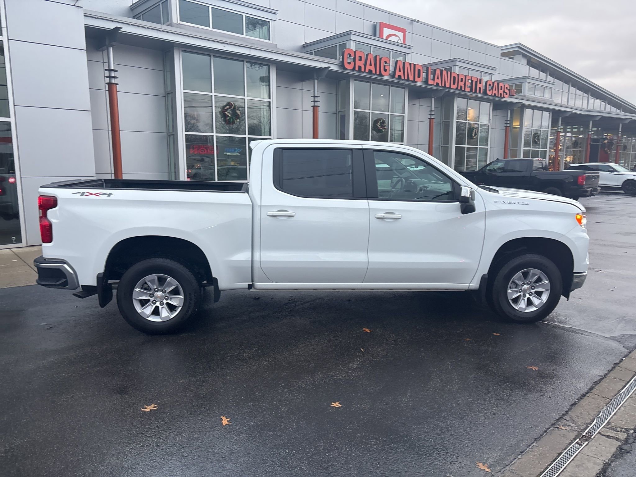 Used 2025 Chevrolet Silverado 1500 LT w/ Protection Package image 1