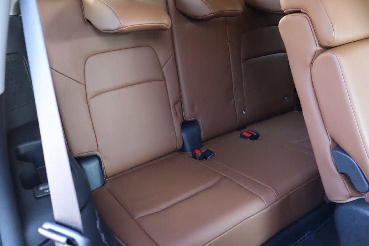Used 2025 Nissan Pathfinder Platinum w/ Black Appearance Package FWD image 20