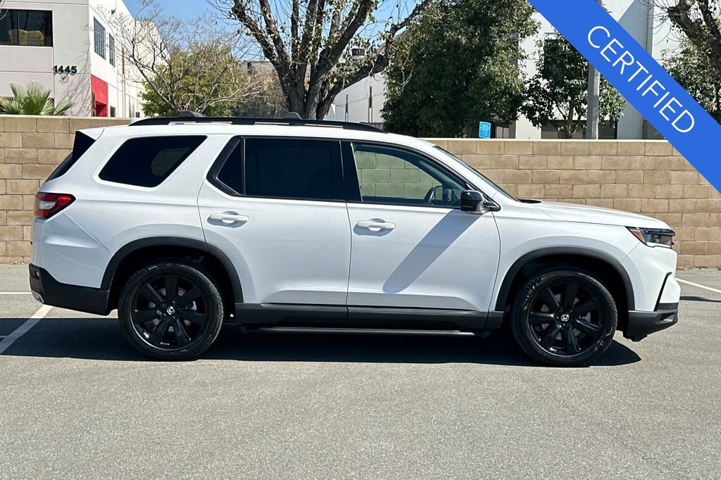 Certified 2025 Honda Pilot Black Edition image 3