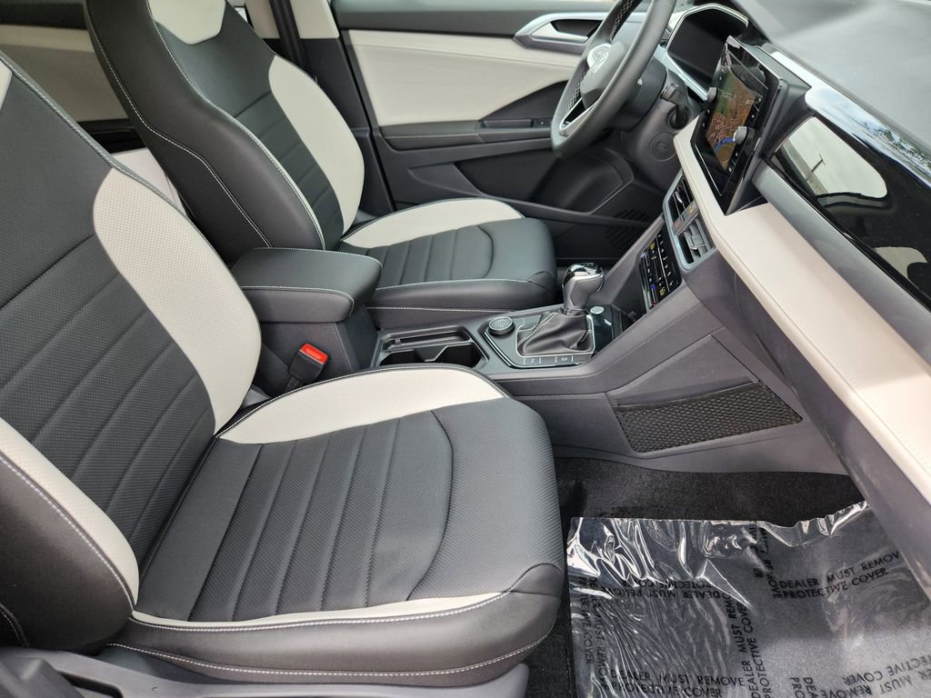 New 2025 Volkswagen Taos SEL image 18
