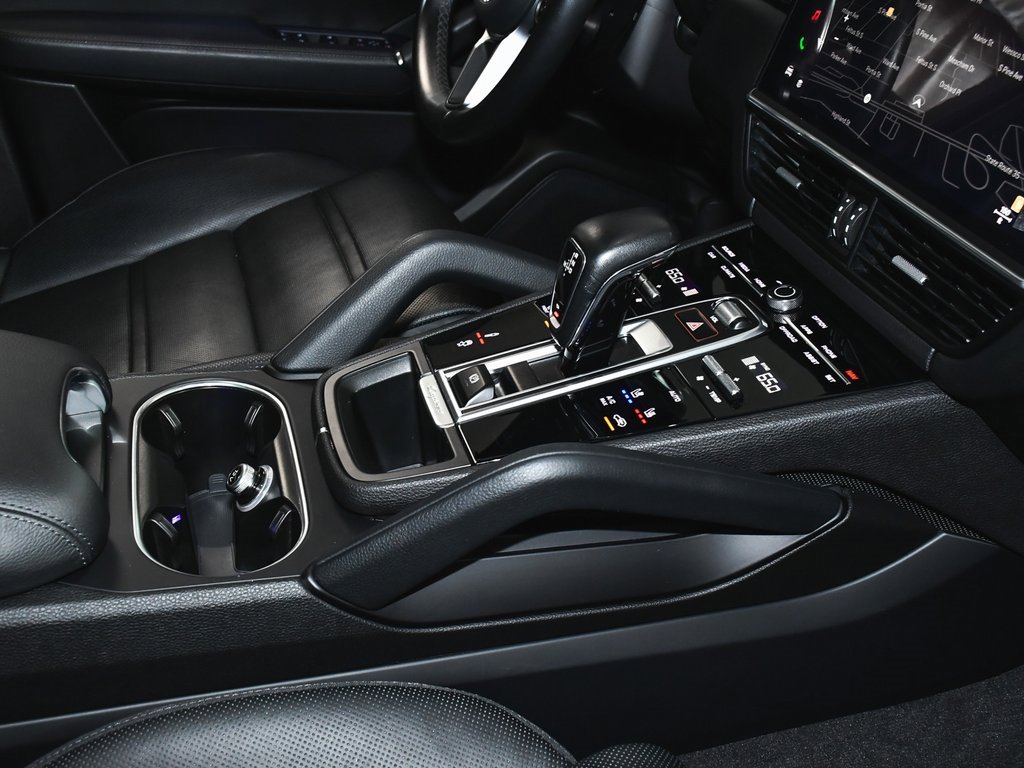 Used 2022 Porsche Cayenne Coupe image 61