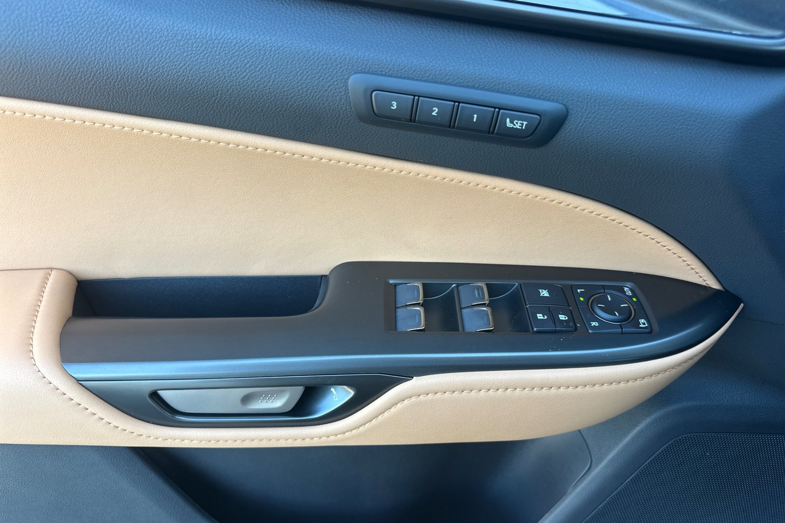 New 2026 Lexus NX 350h AWD w/ Premium Package image 11