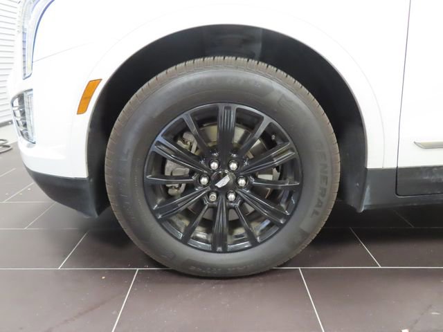 Used 2018 Cadillac XT5 Luxury w/ Driver Awareness Package image 15