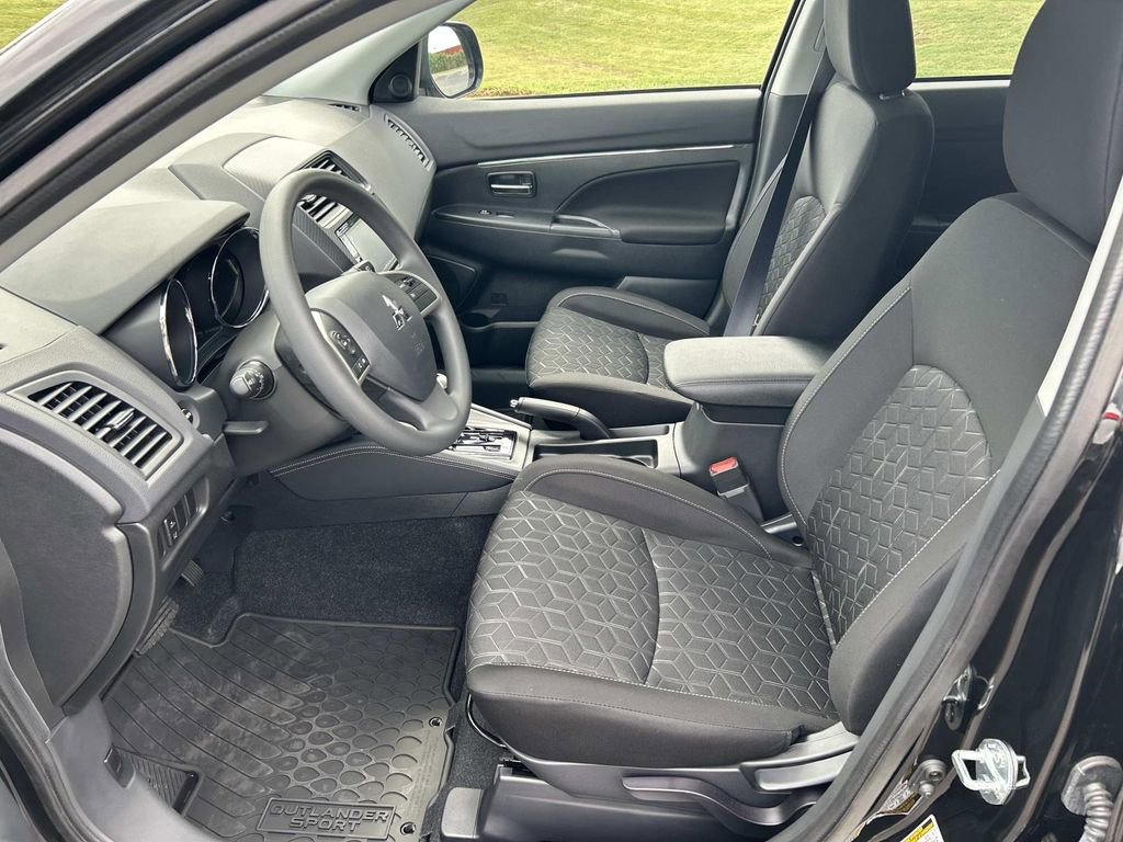 New 2025 Mitsubishi Outlander Sport SE image 17
