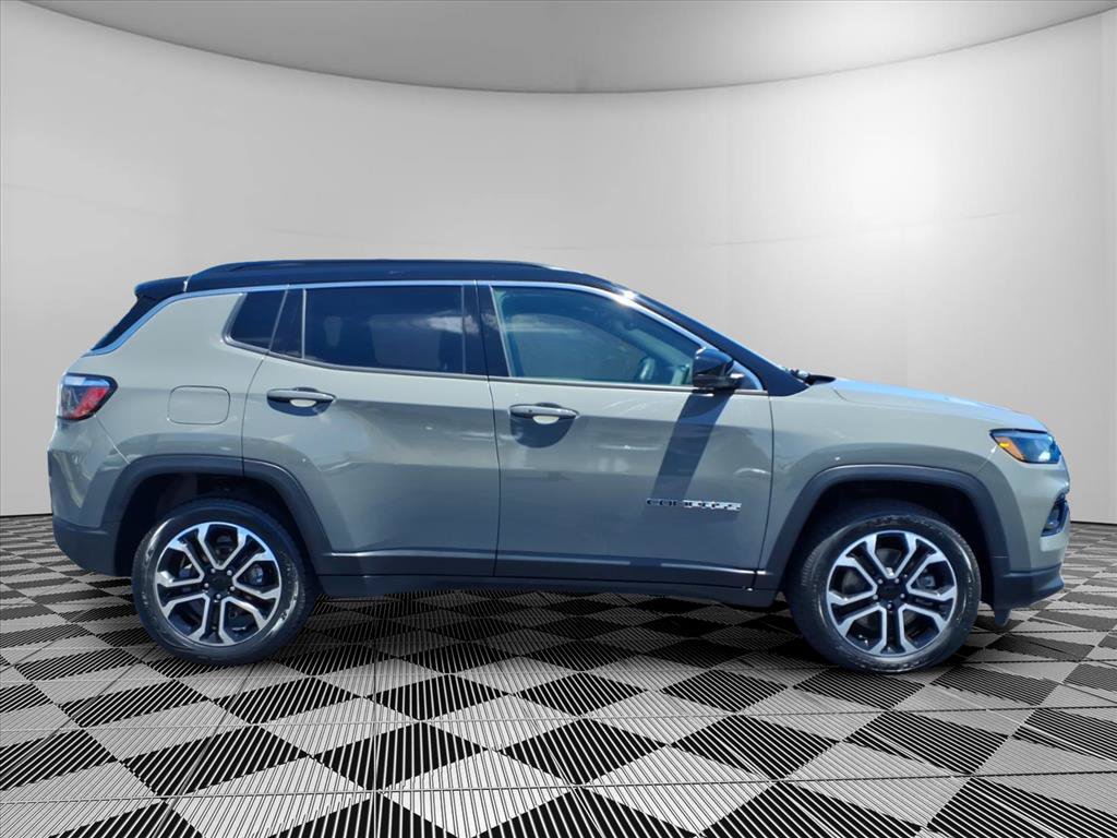 Used 2023 Jeep Compass Limited AWD/4WD image 30