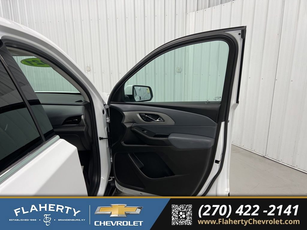 Used 2021 Chevrolet Traverse LT AWD/4WD image 14