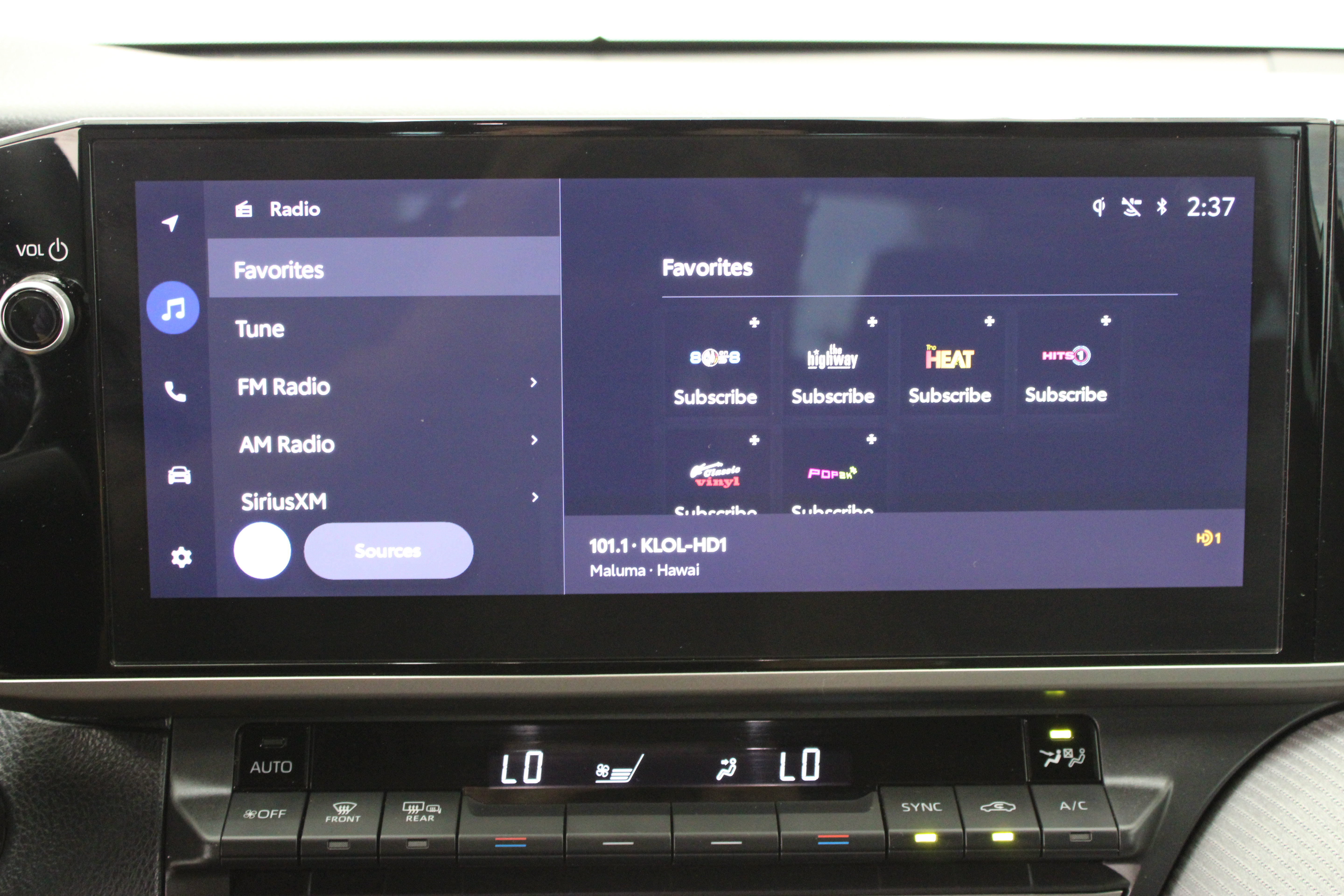 Used 2025 Toyota Camry SE w/ Multimedia Upgrade Package FWD image 19