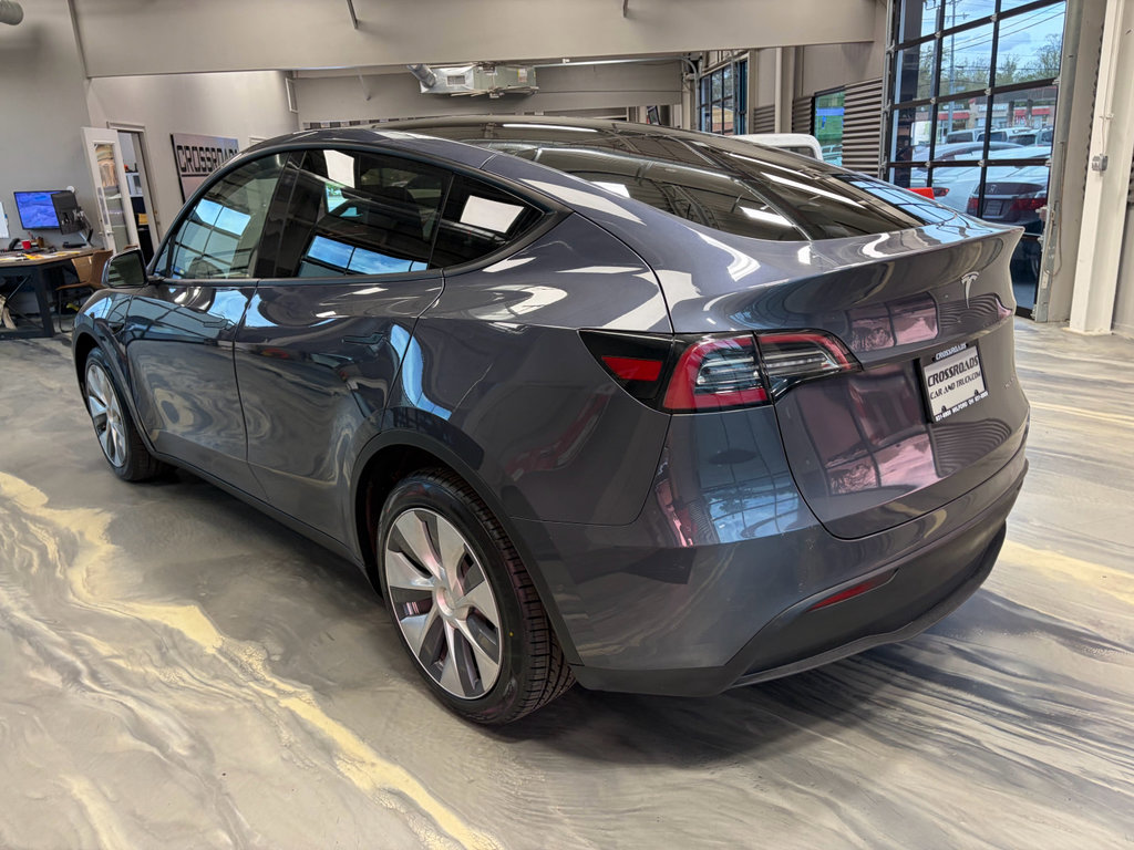 Used 2020 Tesla Model Y Long Range image 32