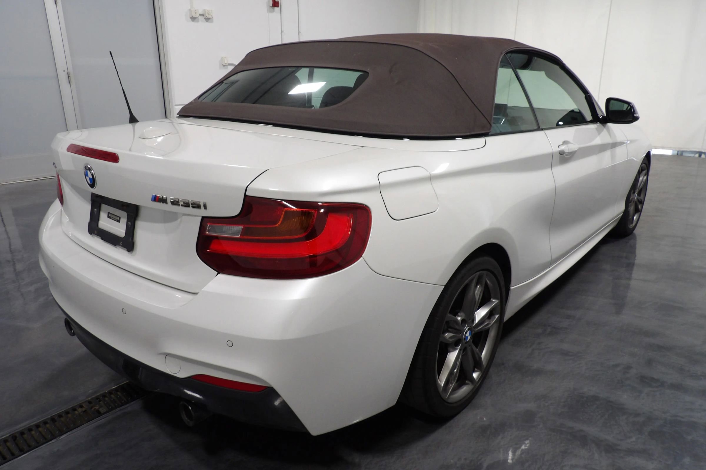 Used 2016 BMW M235i xDrive Convertible image 5