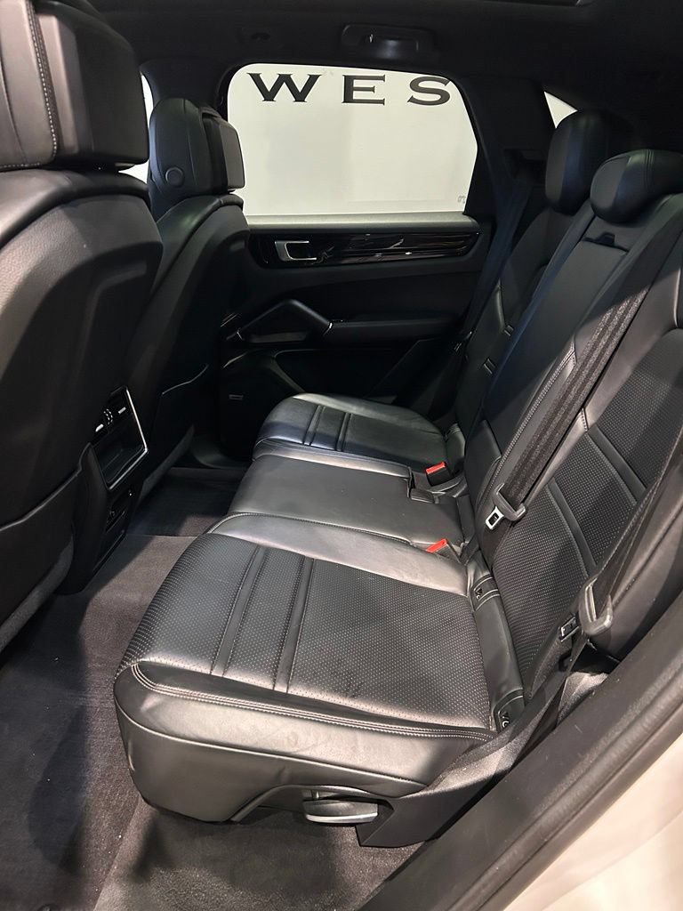 Used 2021 Porsche Cayenne S AWD/4WD image 31