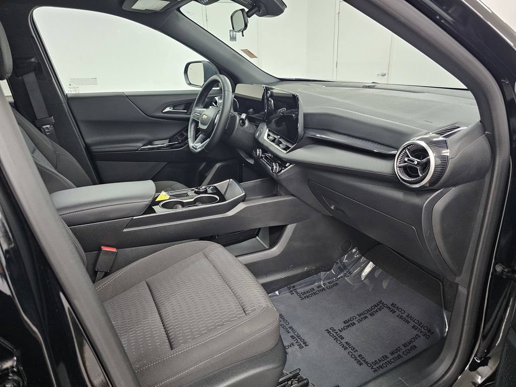 Used 2026 Chevrolet Equinox LT FWD image 22