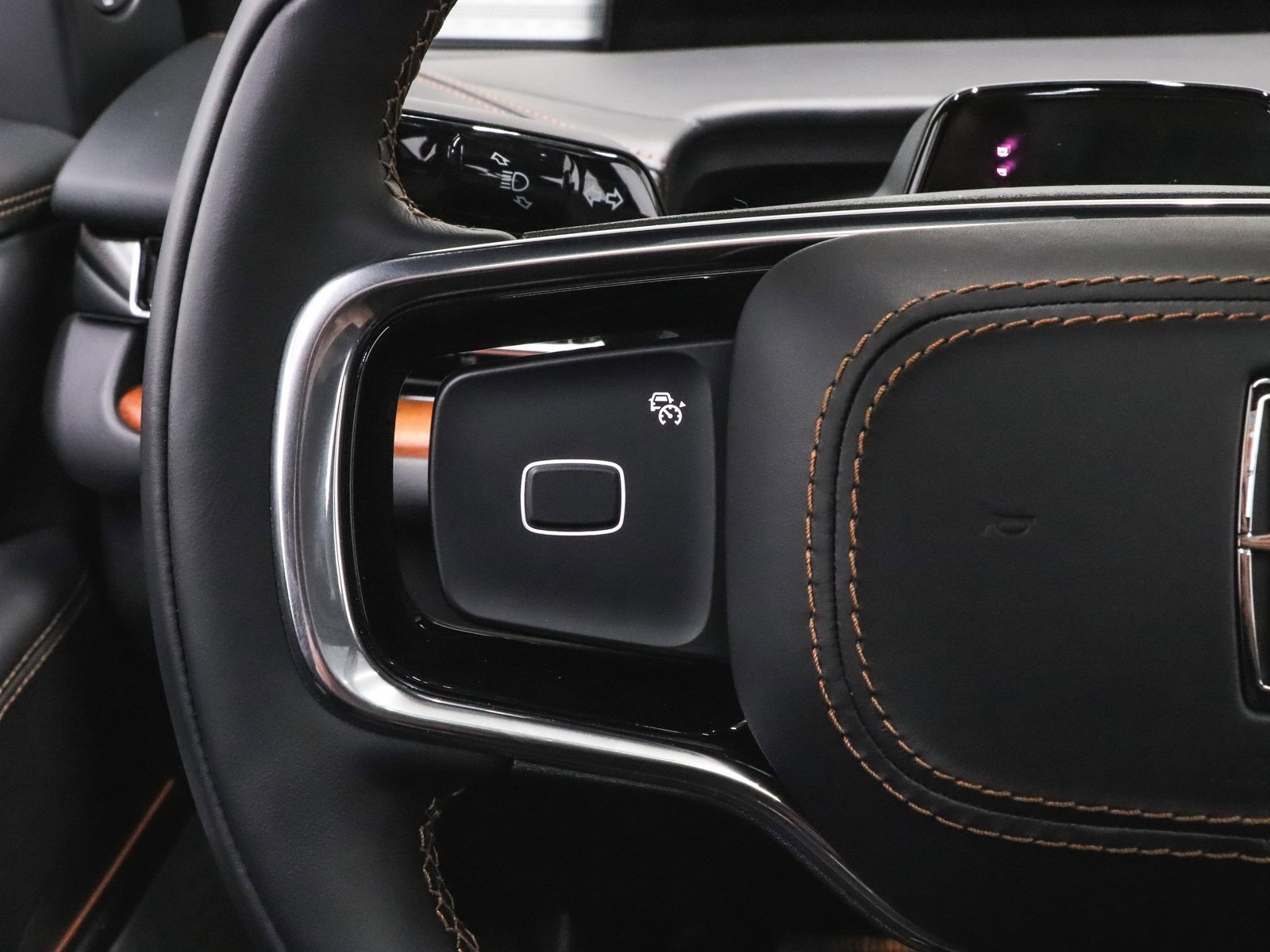 Used 2025 Lincoln Navigator Black Label image 38