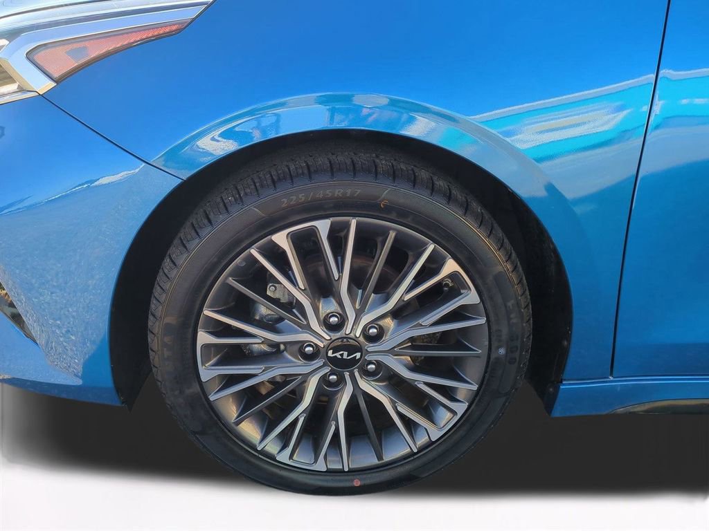 Used 2022 Kia Forte GT-Line w/ GT-Line Premium Package image 11