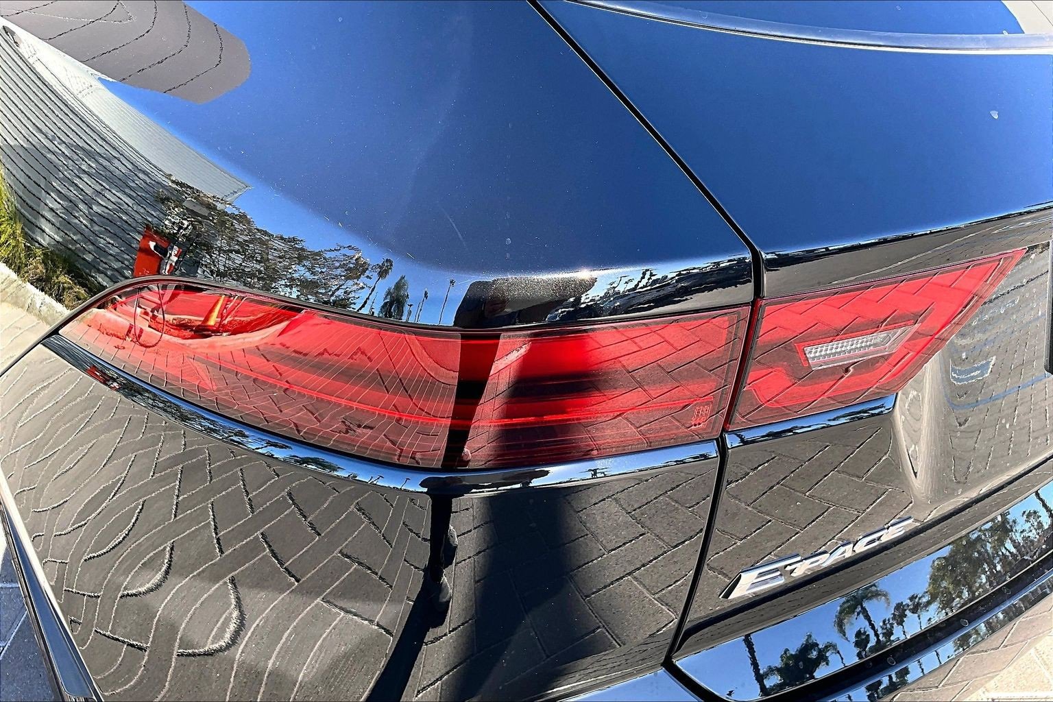 Used 2020 Jaguar E-PACE SE image 29