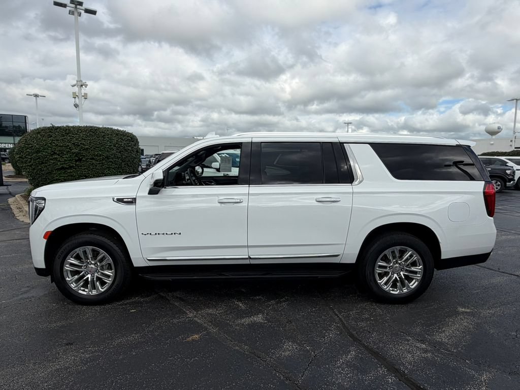 Certified 2024 GMC Yukon XL SLT w/ SLT Luxury Package AWD/4WD image 6