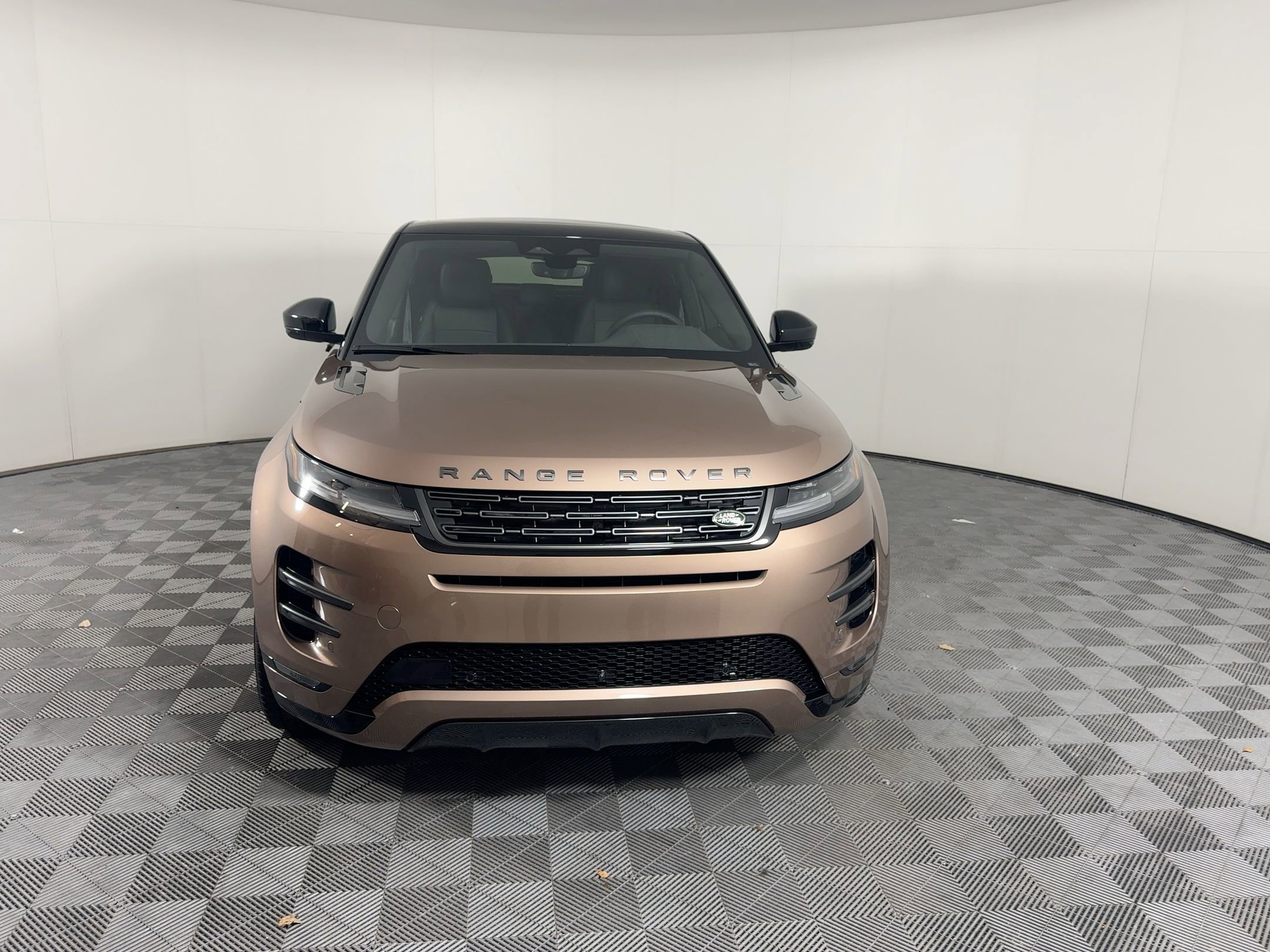 New 2026 Land Rover Range Rover Evoque Dynamic SE AWD/4WD image 6