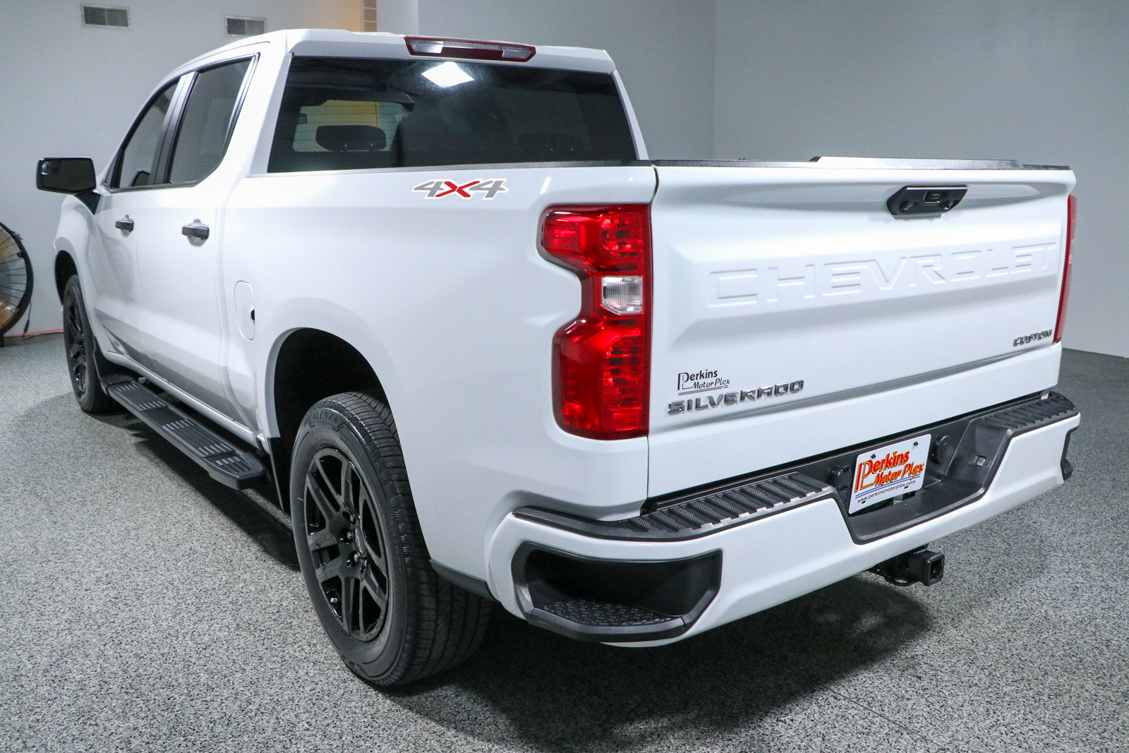 Used 2024 Chevrolet Silverado 1500 Custom AWD/4WD image 9