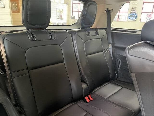 Used 2023 Lincoln Aviator AWD image 28