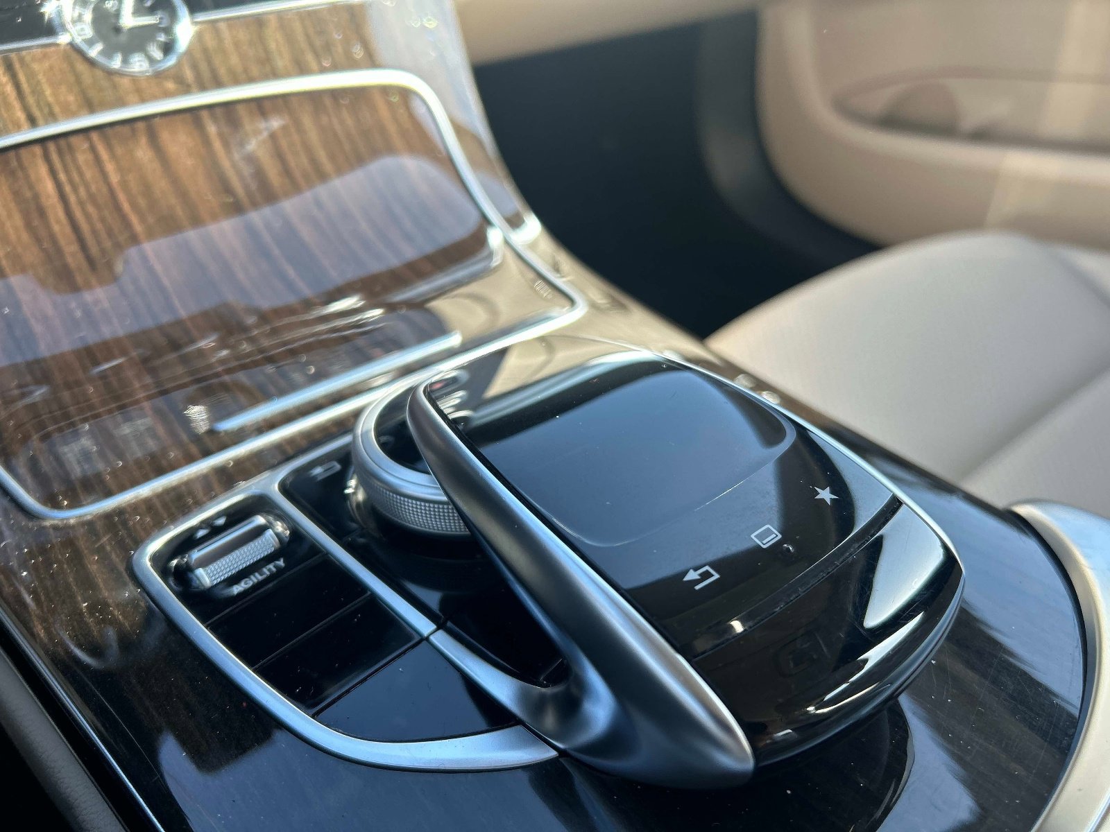 Used 2015 Mercedes-Benz C 300 4MATIC Sedan image 32