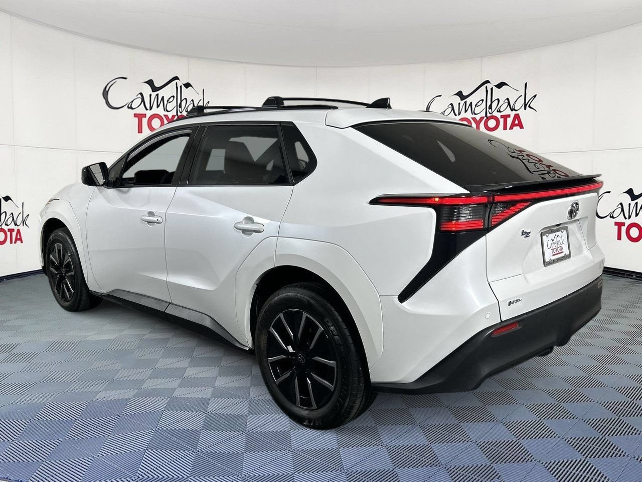 Used 2026 Toyota bZ AWD/4WD image 6