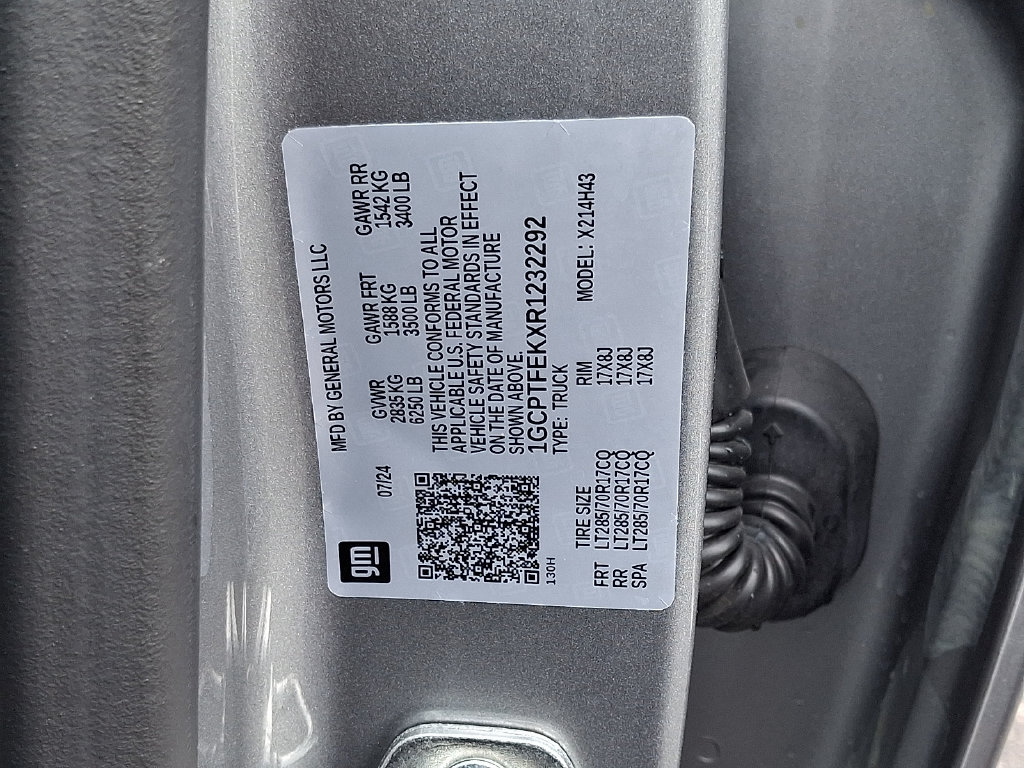 Used 2024 Chevrolet Colorado ZR2 w/ Safety Package AWD/4WD image 26