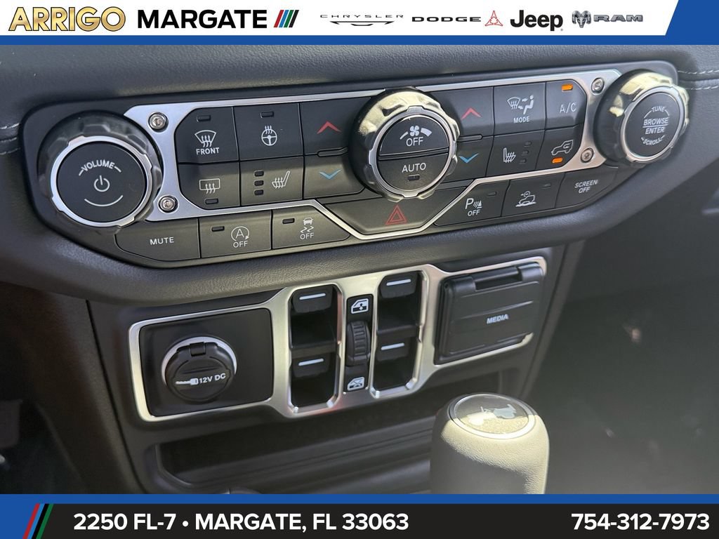 New 2026 Jeep Wrangler Unlimited Sahara AWD/4WD image 25