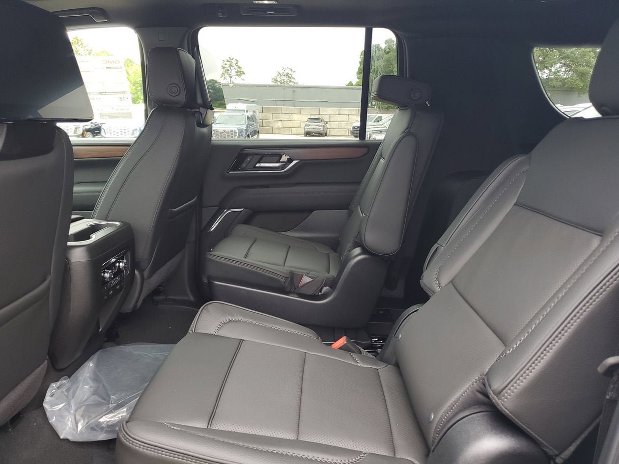 New 2026 GMC Yukon XL Denali w/ Denali Reserve Package AWD/4WD image 11