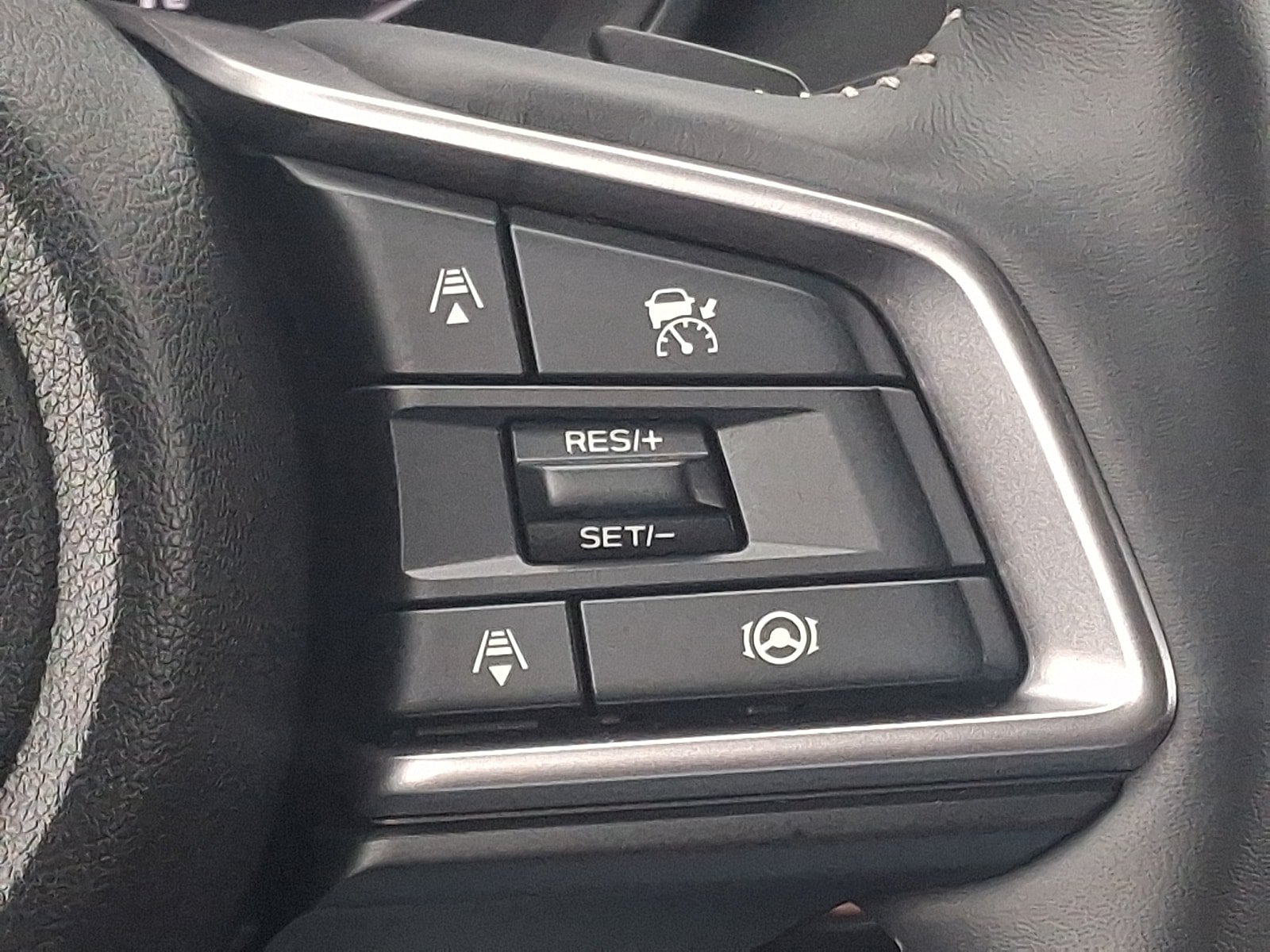 Used 2025 Subaru Ascent Touring AWD/4WD image 23