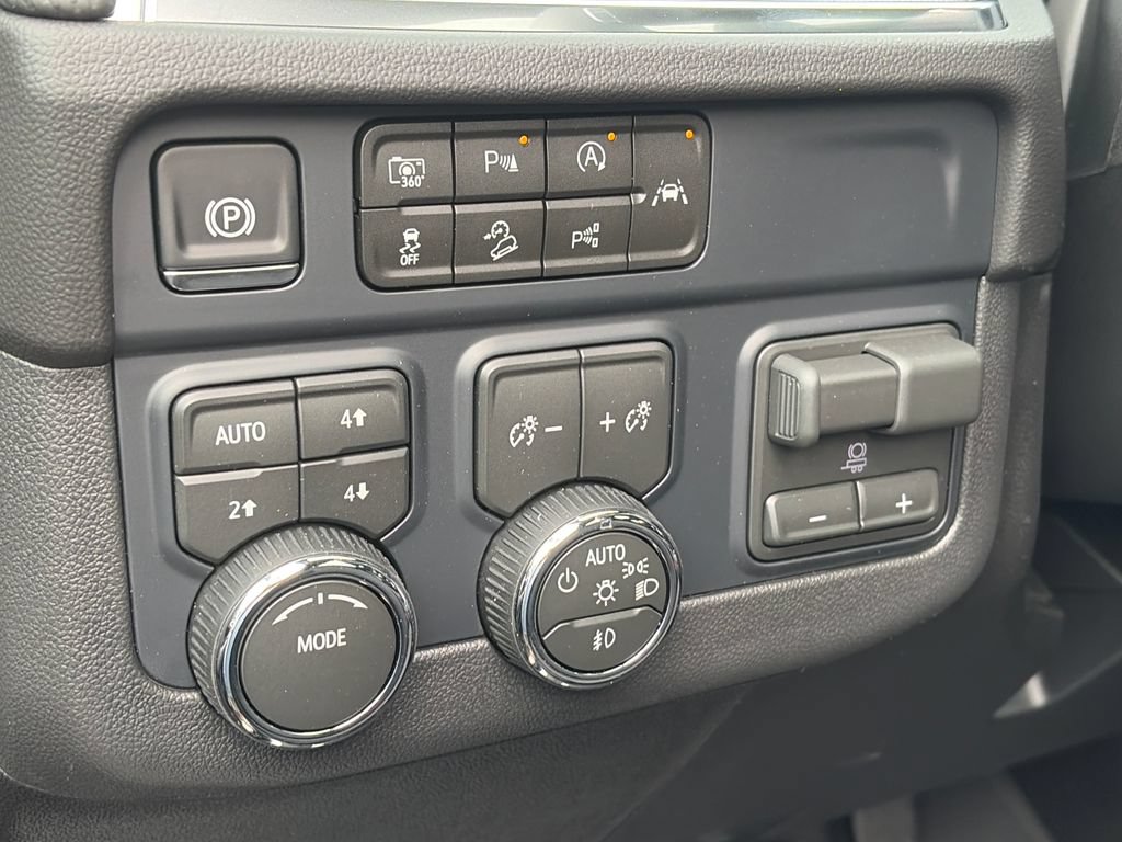 New 2026 Chevrolet Suburban RST w/ Comfort Package AWD/4WD image 20