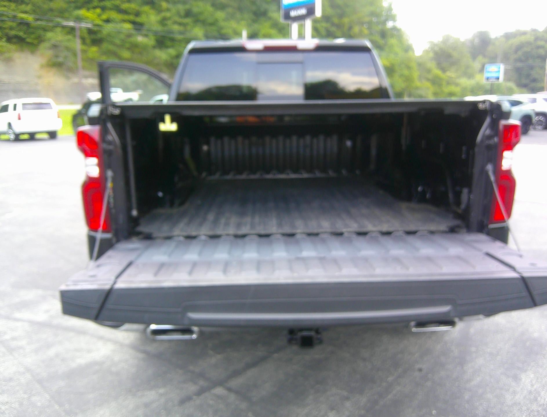Used 2024 Chevrolet Silverado 1500 LTZ w/ LTZ Convenience Package II AWD/4WD image 12