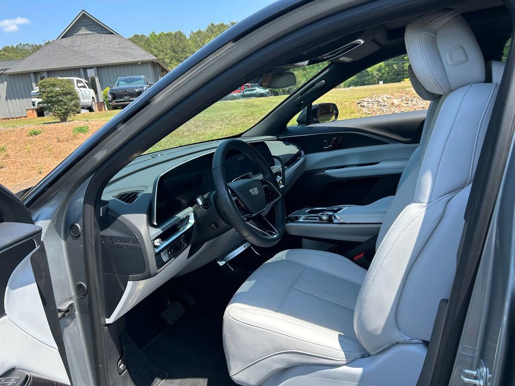 Used 2025 Cadillac Lyriq Sport RWD image 39